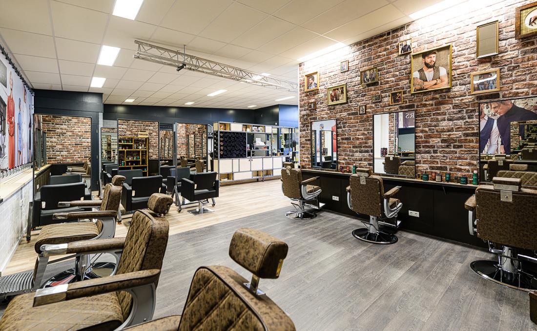 Trinity Haircare kappersleverancier assortiment met haarverzorgingsproducten en professionele kappersgereedschappen