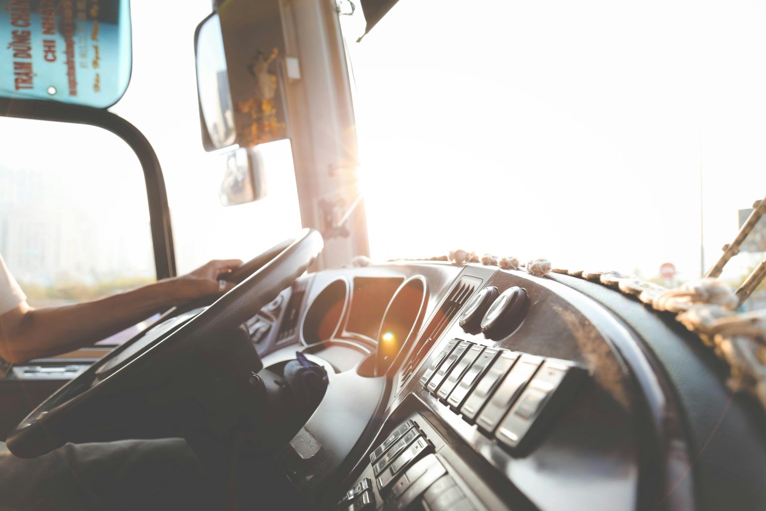 HTD Deurne B.V., specialist in groei en betrouwbaarheid voor familiebedrijf transport in Deurne met moderne Scania vrachtwage